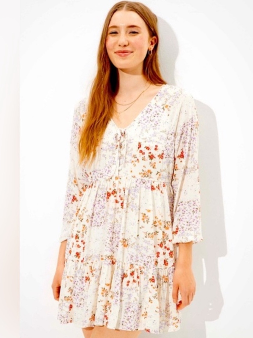 American Eagle Floral Tiered V-Neck Dress in Ivory with Lavender & Rust medium
